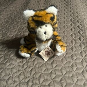 Vintage Boyds Bear Plush Bear Tiger Anthony Master of Disguise Series